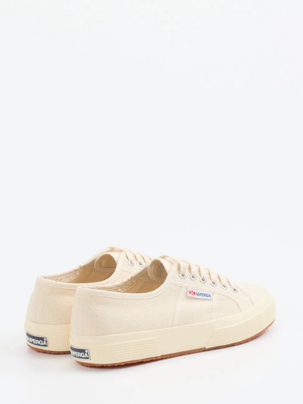 Superga – Sneaker aus Canvas in Cremebeige