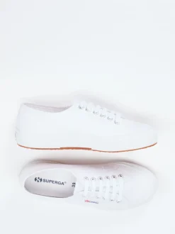 Superga – Sneaker aus Canvas in Weiß