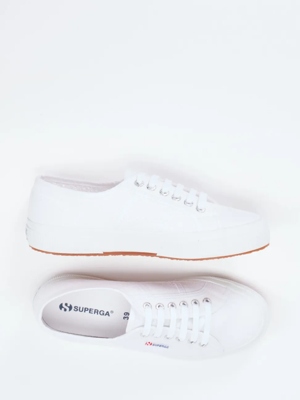 Superga – Sneaker aus Canvas in Weiß