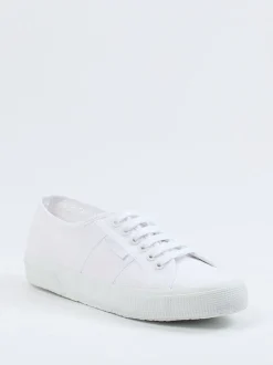 Superga – Sneaker aus Canvas in Weiß