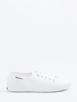Superga – Sneaker aus Canvas in Weiß
