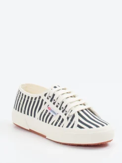 Superga – Sneaker aus Canvas in Cremeweiß