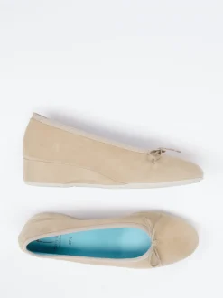 Thierry Rabotin – Ballerinas aus Veloursleder Beige