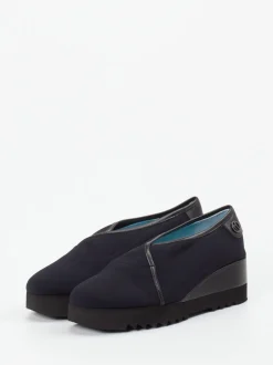 Thierry Rabotin – Keilpumps aus Textil in Schwarz