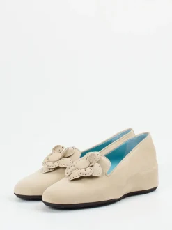 Thierry Rabotin – Keilpumps aus Veloursleder Beige