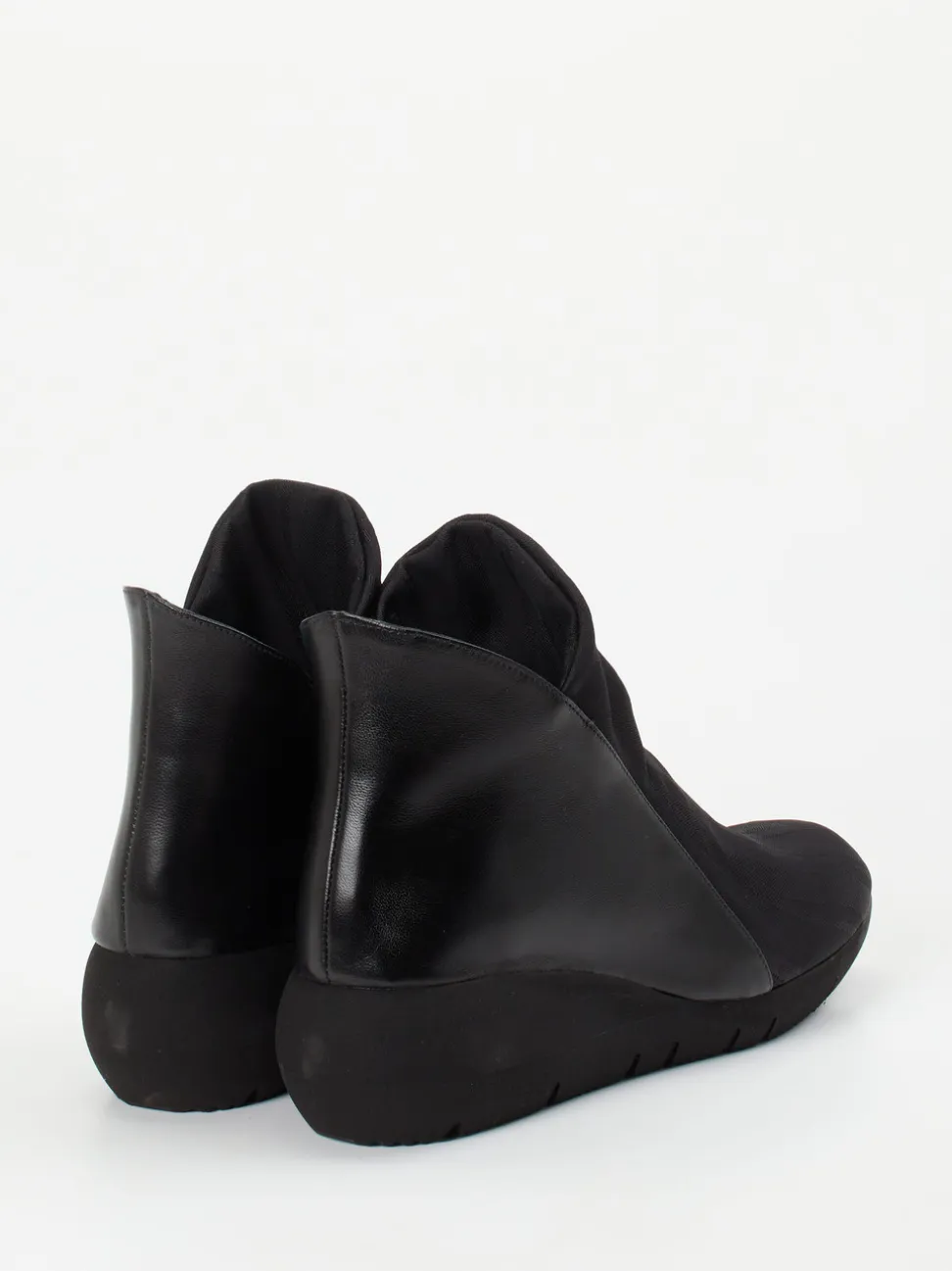 Thierry Rabotin – Stiefelette aus Textil und Lammnappa
