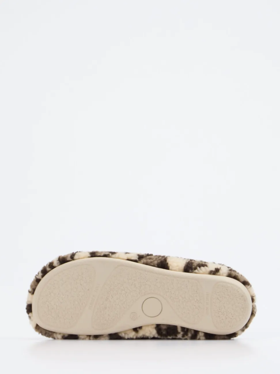 Thies – Hausschuhe aus Textil in Leoprint-Optik