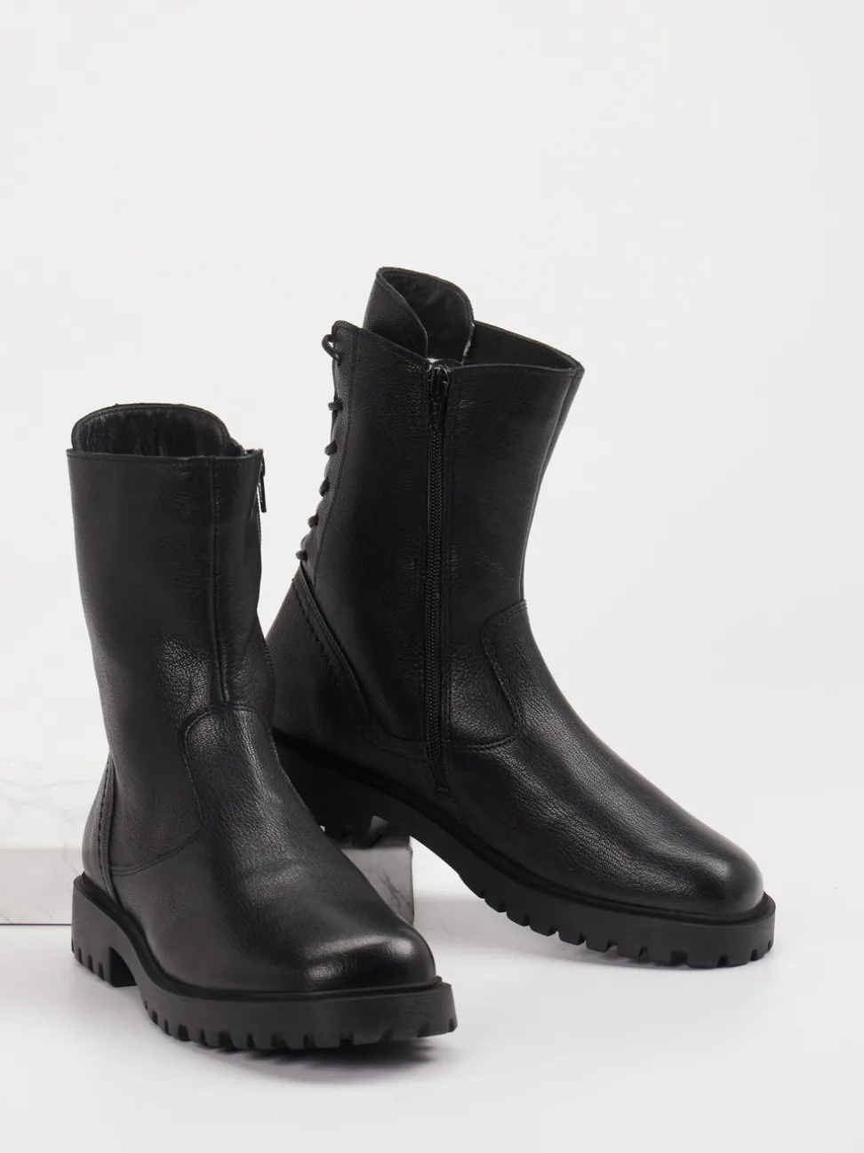 Think – Schnür-Boots aus Leder schwarz