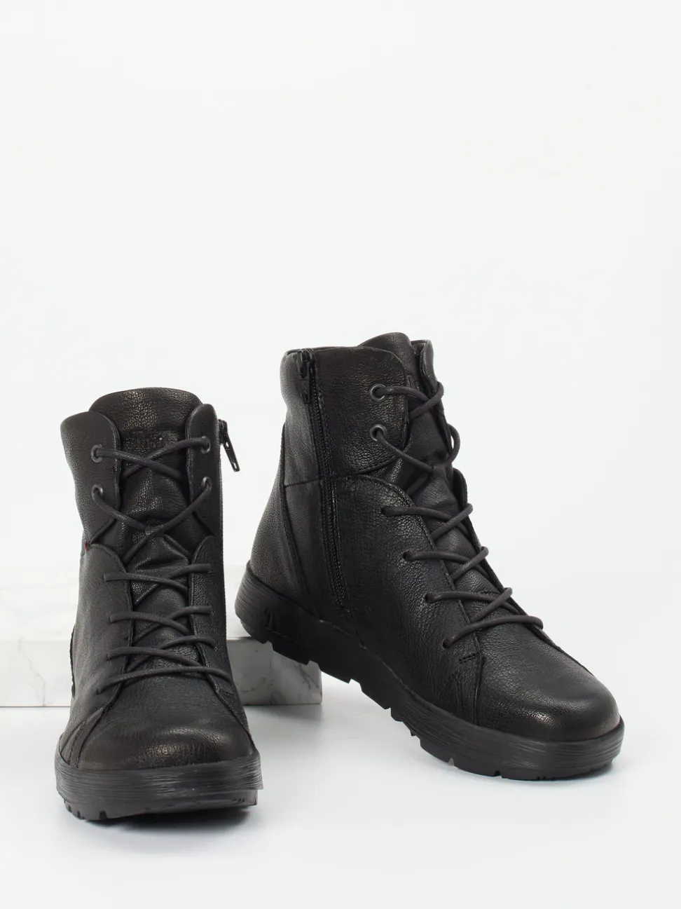 Think – Schnürboots aus Ziegenleder schwarz