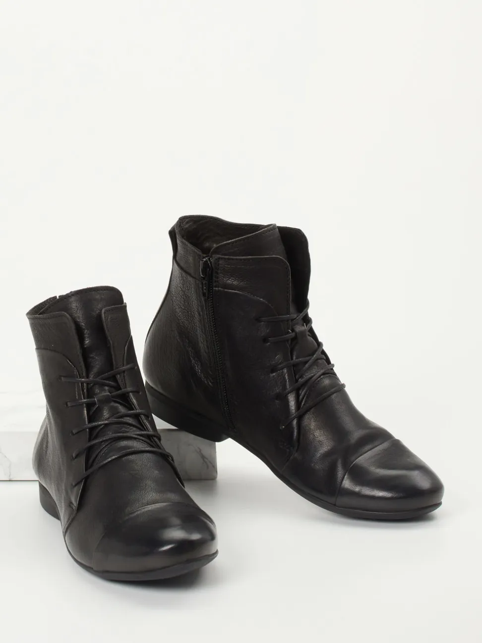 Think – Schnürstiefelette aus Kalbleder Schwarz