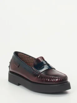 Tod's – Loafer aus Hochglanzleder in Bordeauxrot