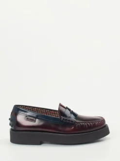 Tod's – Loafer aus Hochglanzleder in Bordeauxrot