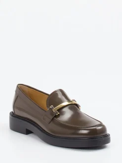 Tod's – Loafer aus Hochglanzleder in Schlammgrün