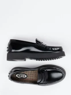 Tod's – Loafer aus Hochglanzleder schwarz