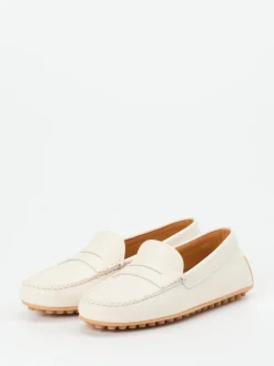 Tod's – Loafer aus Kalbleder in Cremeweiß