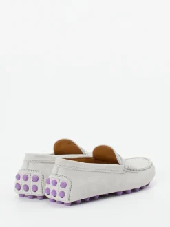 Tod's – Loafer aus Veloursleder in Hellgrau