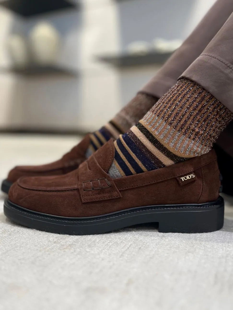 Tod's – Loafer aus Veloursleder schokoladenbraun
