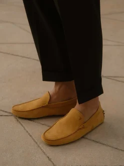 Tod's – Mokassin aus Nubukleder in Honiggelb
