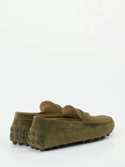 Tod's – Mokassin aus Veloursleder in Olivgrün