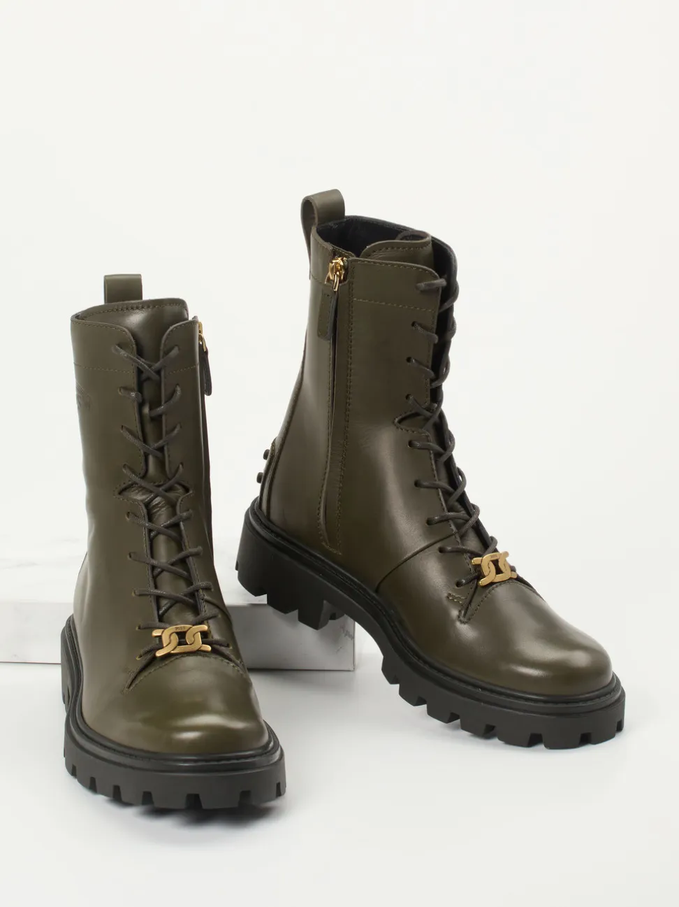 Tod's – Schnürboots aus Kalbleder in Olivgrün