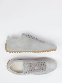 Tod's – Sneaker aus Veloursleder hellgrau