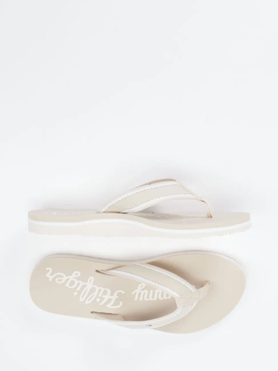 Tommy Hilfiger – Zehentrenner aus Textil in Beige