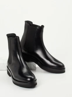 Truman's – Chelsea Boots aus Kalbleder schwarz glänzend