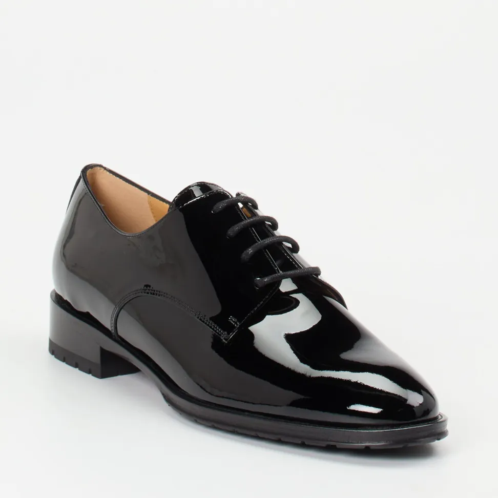 Truman's – Derby-Schnürschuh aus Lackleder schwarz