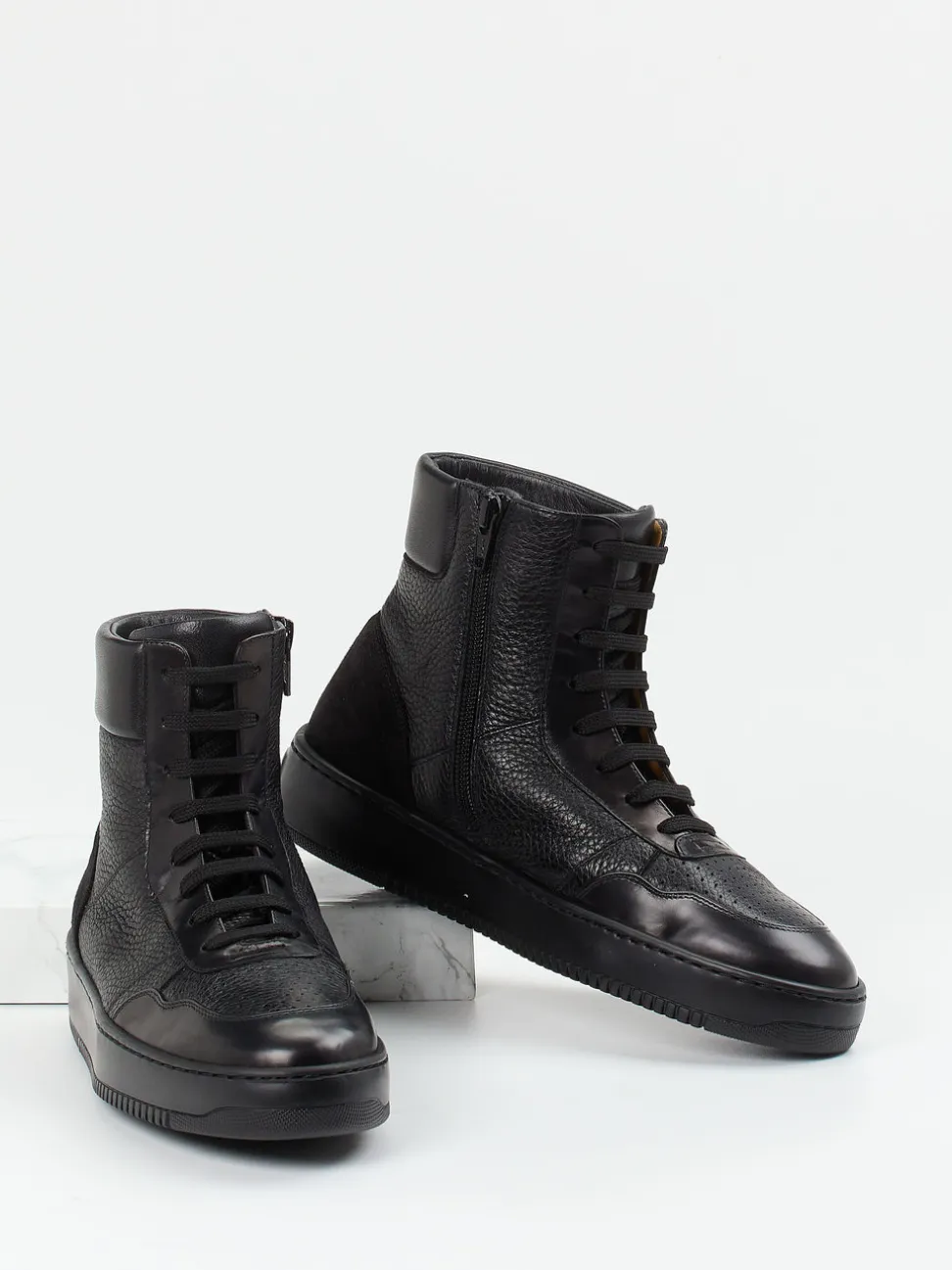 Truman's – High-Top Sneaker aus Hirschleder Schwarz
