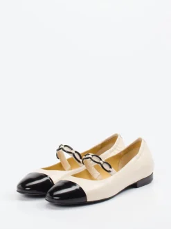 Truman's – Mary Jane Ballerinas aus Lackleder creme