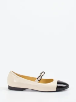 Truman's – Mary Jane Ballerinas aus Lackleder creme