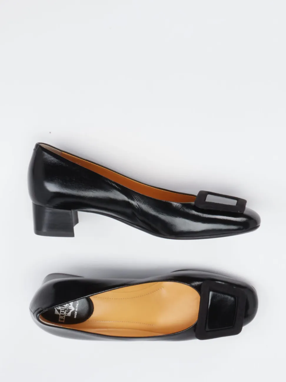 Truman's – Pumps aus Lackleder mit Zierschnalle