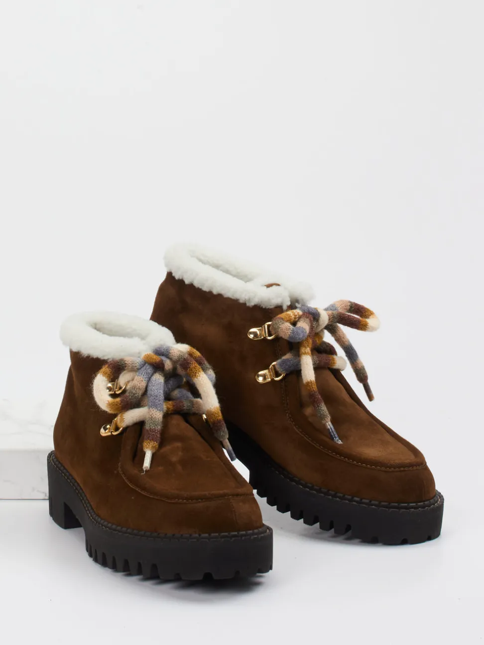 Truman's – Schnürboots aus Veloursleder braun