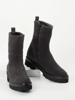 Truman's – Stiefeletten aus Veloursleder in Grau