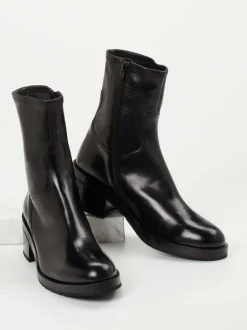 Truman's – Stiefeletten aus Kalbleder schwarz glänzend