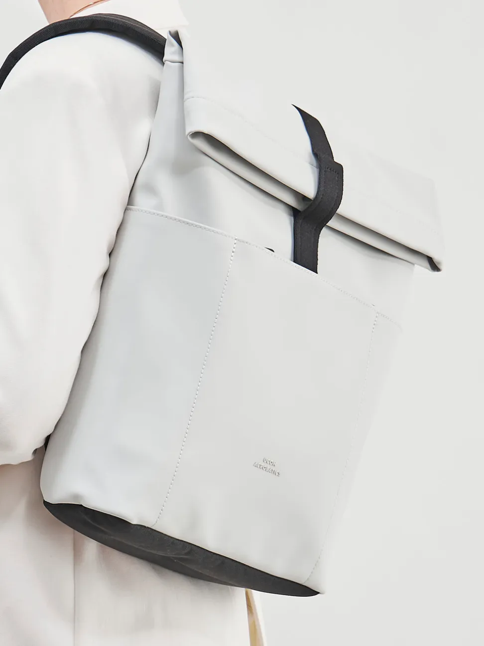 Ucon Acrobatics – Rolltop-Rucksack aus Textil hellgrau