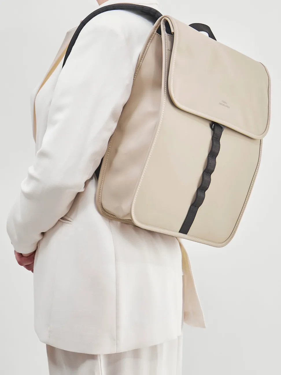 Ucon Acrobatics – Rucksack aus Textil und PU beige