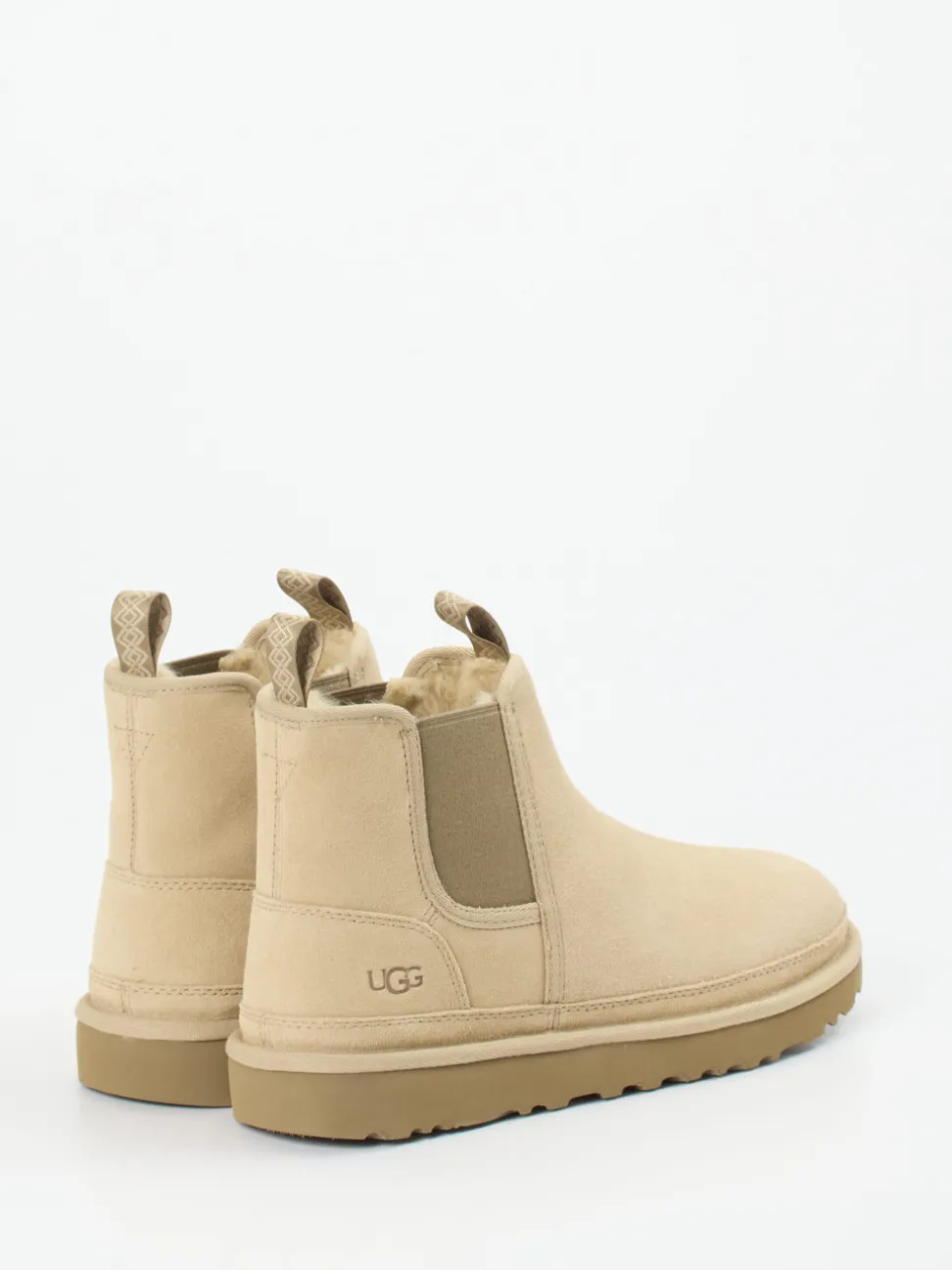 UGG – Chelsea Boots aus Veloursleder sandbeige
