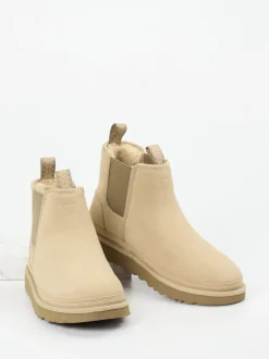 UGG – Chelsea Boots aus Veloursleder sandbeige