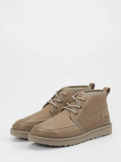UGG – Chukka Boots aus Nubukleder sandbeige