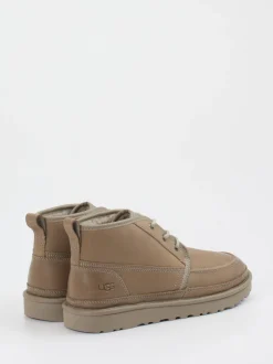 UGG – Chukka Boots aus Nubukleder sandbeige