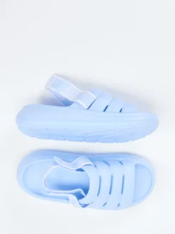 UGG – Chunky Sandalen aus Gummi in Hellblau