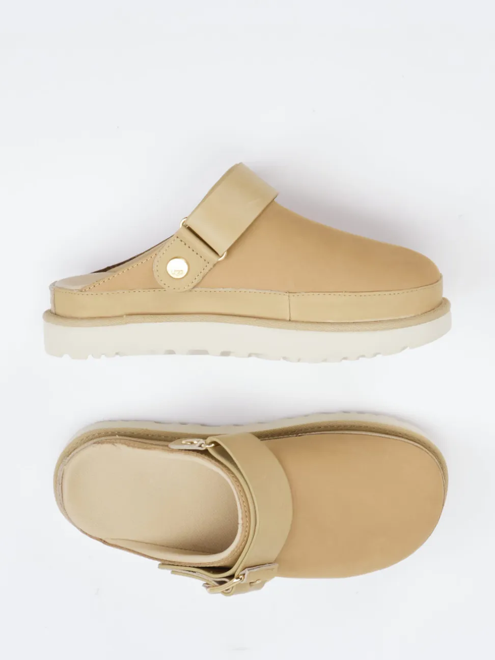 UGG – Clogs aus Nubukleder in Sandbeige