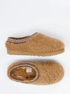 UGG – Fell-Pantoletten aus Lammfell karamellbraun