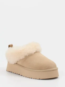 UGG – Hausschuh aus Veloursleder mit Lammfell