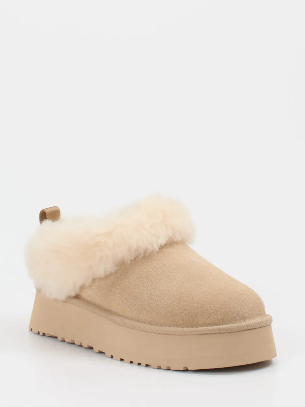 UGG – Hausschuh aus Veloursleder mit Lammfell