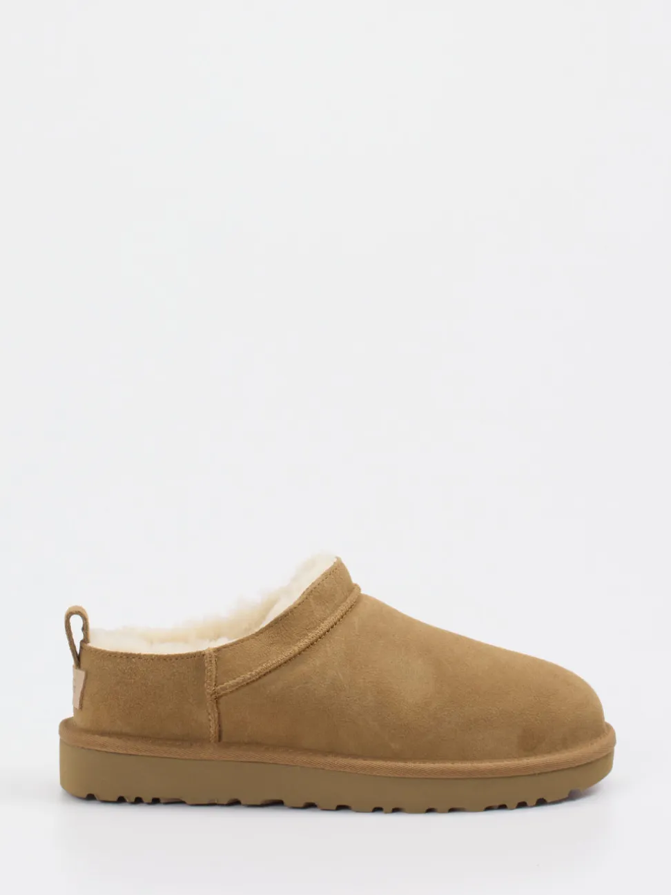 UGG – Hausschuh aus Veloursleder in Sandbeige