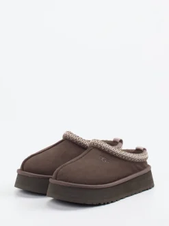 UGG – Hausschuh aus Veloursleder mokkabraun
