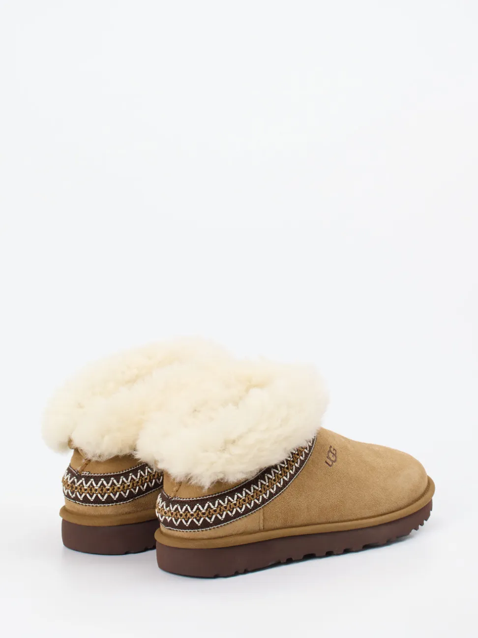 UGG – Hausschuh aus Veloursleder karamellbraun