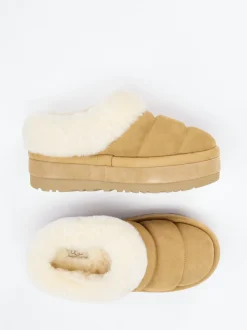 UGG – Hausschuh aus Veloursleder mit Lammfellfutter